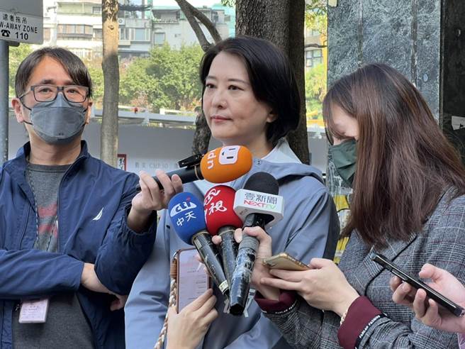 台北市第3选区立委当选人王鸿薇说，高嘉瑜和民进党北市议员王世坚得到多数民眾支持，民进党若不倾听人民意见，当然没有真正反省。（李奇叡摄）