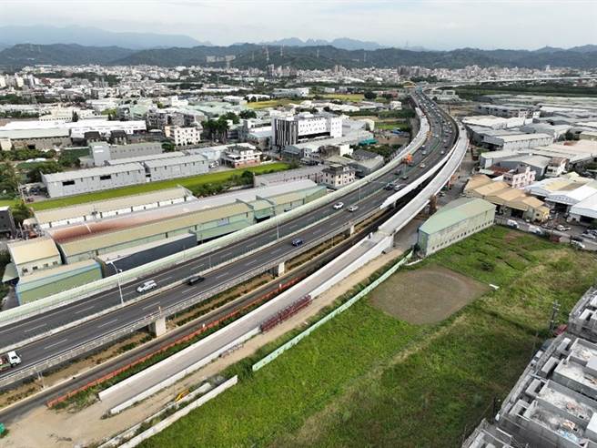 春节连假将至，公路总局将自19日起至30止实施春节连续假期交通疏运计画，为期11天。（公路总局提供／潘虹恩台中传真）