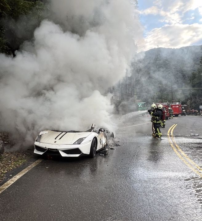 Beiyi fire car! Only 3 tens of millions of supercars 