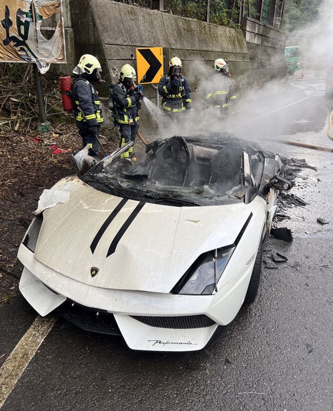 Beiyi fire car! Only 3 tens of millions of supercars 