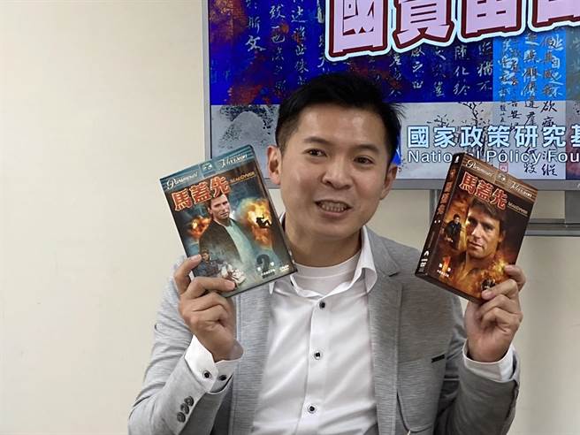 清华大学兼任助理教授何志勇以自己对哥吉拉、马盖先的情怀，呼吁故宫对共同的记忆和文化财竭力保留。（国家政策基金会提供）