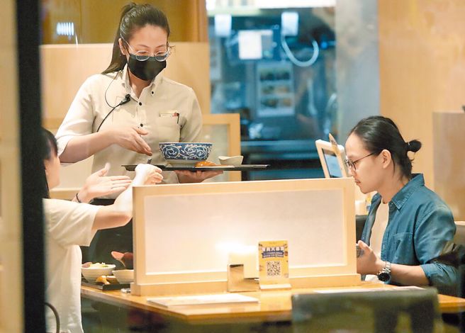 年前餐饮业大缺工 13万工作机会「事求人」（本报资料照）