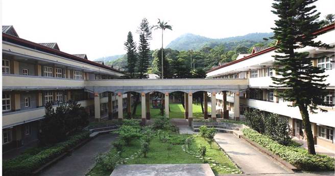 图为新北双溪高中，是一所完全中学。(图／双溪高中官网)