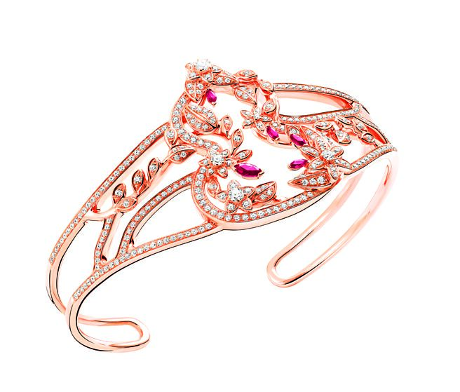 Qeelin Wulu Garden 18K玫瑰金钻石及红宝石手鐲，59万2000元。（Qeelin提供）