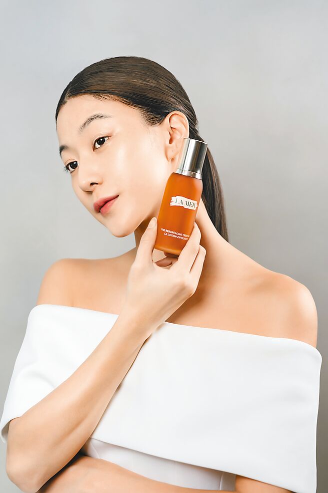 海洋拉娜今年推出高平衡赋活调理露已成为业界最新标竿。（La Mer提供）