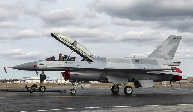F-16第一架70批次戰機亮相。（洛克希德馬丁/Lockheed Martin）