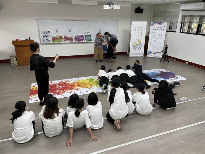 警方舉辦「少年探索律動營」、「少年多媒體製作營」及「電競挑戰營」等少年輔導營隊，培養多元輔導經驗。(翻攝照片／林郁平台北傳真）