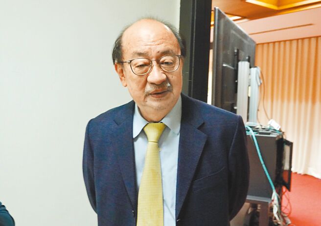 对于国民党立法院党团呼吁先审查普发现金相关特别条例草案，再处理总预算案，民进党团总召柯建铭13日表示，国民党团总召曾铭宗只是在做政治操作，他看可能民进党有一些内阁改组的问题，所以要让总预算案全部卡住，这是完全司马昭之心，大家都看得懂。（姚志平摄）