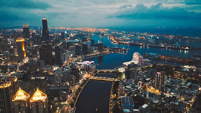 位于高雄的「港湾1号院」基地临近海洋流行音乐中心，春节期间将针对VIP客户举办演唱会。（兴富发提供）