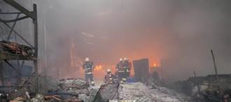 竹南工業區火警爆炸聲不斷 殃及鄰近3工廠老闆嘆損失5千萬
