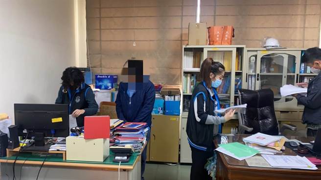 云林地检署日前同步发动搜索陈建名办公处所、厂商的营业处所等10处，查扣相关证物。（云林地检署提供）