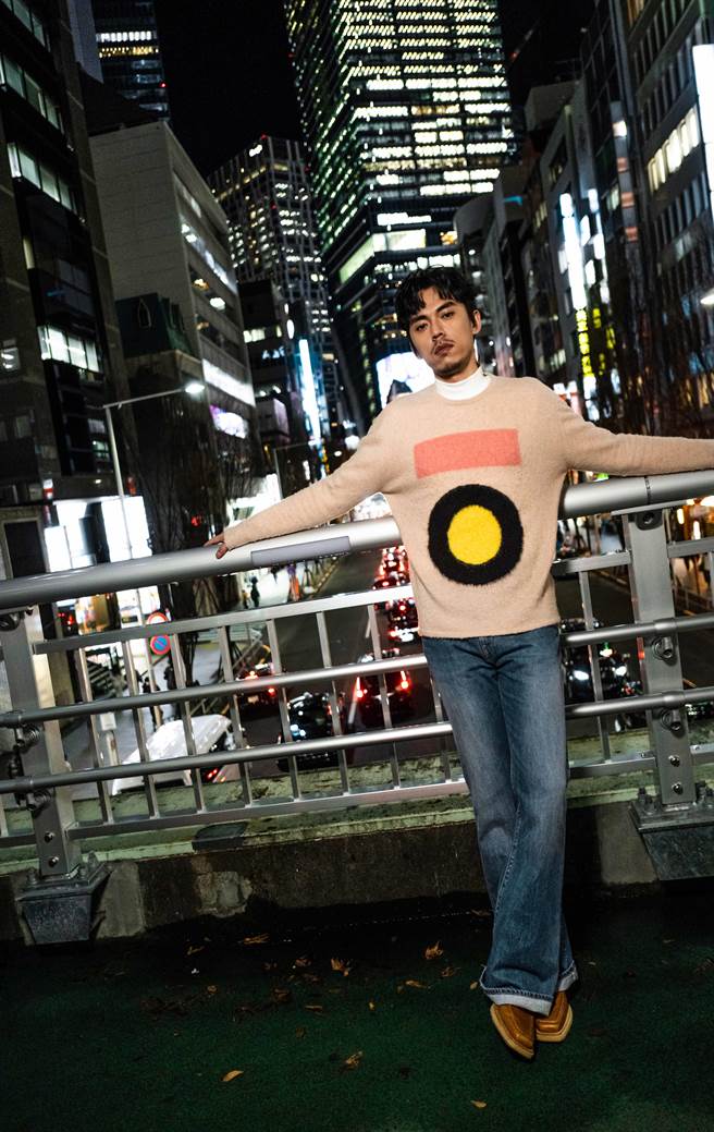 HUSH〈都会爱情三角习题〉MV特别到东京取景。（默声音乐提供)