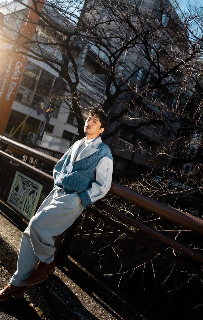 HUSH〈都会爱情三角习题〉MV特别到东京取景。（默声音乐提供)