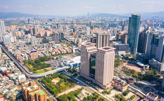 回顾2022年台湾重大房市话题，除了「央行升息」、「缺工缺料」、「租金补贴」是国人关注的焦点外，还有许多大事件在网路上被议论。（示意图／shutterstock）