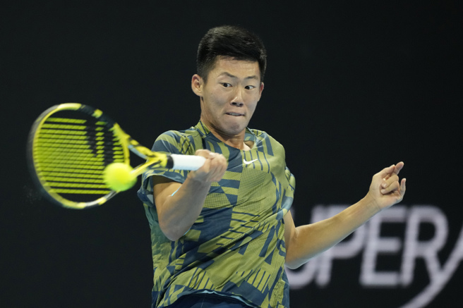 曾俊欣在达拉斯网球公开赛首轮拚战两盘抢七，无奈饮恨。（美联社资料照）