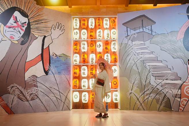 福容福隆店近期推出「福隆溫泉季」活動，四公尺高浮世繪主題展超好拍。(福容大飯店提供)