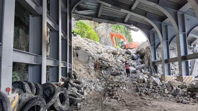 苏花公路大清水隧道抢通，蔡英文提醒这些时段管制。（取自蔡英文脸书）