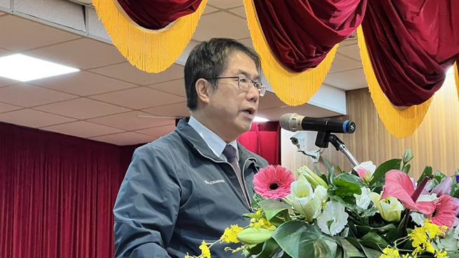 台南市長黃偉哲期勉新任局長廖宗山發揮刑事長才、端正警察風紀，讓台南警政工作做得更好。（張毓翎攝）