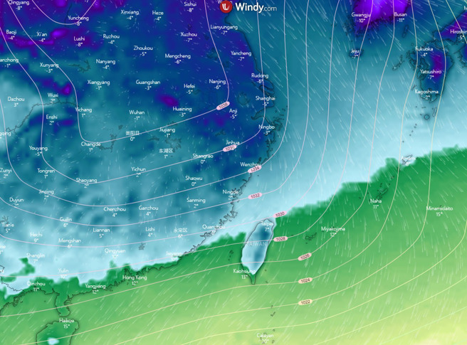 初二强冷空气来袭，晚间台北下探7度，高雄13度。(翻摄自台湾颱风论坛｜天气特急FB)