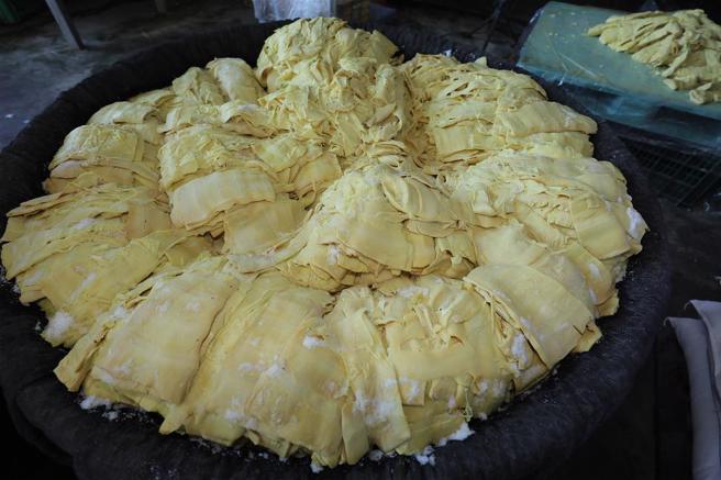 口感細嫩的筍尾，可作為筍絲或經日曬做成筍乾，是台菜重要的元素。(圖/林格立)