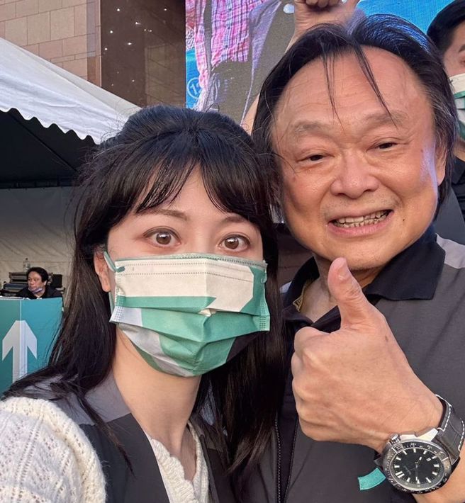 高嘉瑜（左）与王世坚（右）近期频频被点名应被开除党籍。（图 / 取自高嘉瑜脸书）