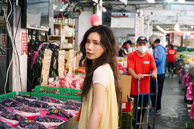 芳怡第一次挑戰MV女主角。（風潮音樂提供）