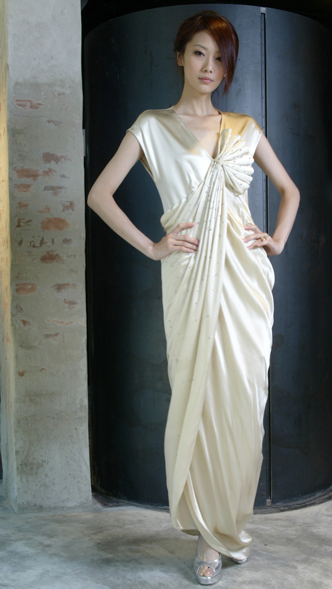 民眾党林姓美女党工（曾任模特儿）。（本报资料照）