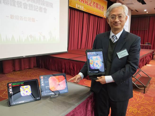 台大医院内科部教授李宜家说明，人工智慧医疗系统可直接由胃镜影像精准判断胃相，目前已于马祖落地使用。（王家瑜摄）
