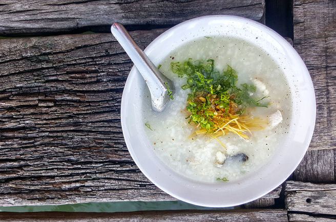 营养师表示，低渣饮食应避免高纤、易产气食物，尽量採用煮、蒸等烹调方式让食物质地变软。（示意图／达志影像）