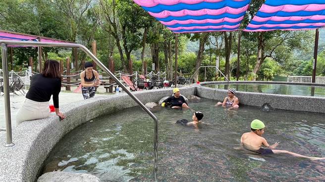 南仁湖育乐股份有限公司看好高雄茂林温泉的未来。（原民会提供／林瑞益高雄传真）