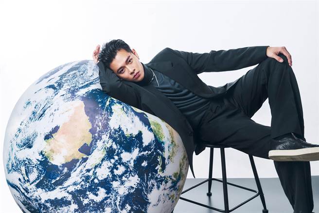 高尔宣担任2023新春号封面人物。(潮旅Ciao提供)