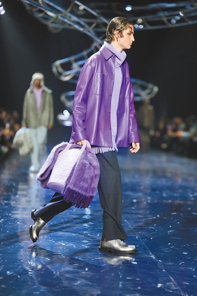 FENDI本季將紫色作為亮點色點綴於各式單品中。（CFP）