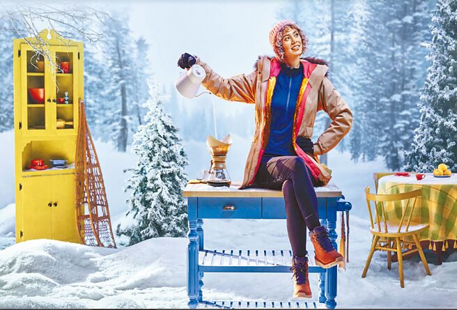 两件式外套让内外层都能单穿，频繁进出室内外可随温度变化做出有型穿搭。（Columbia提供）