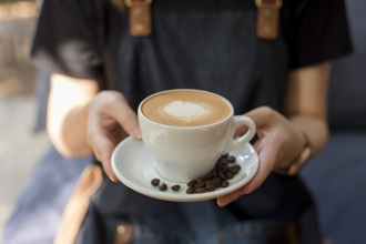 喝咖啡胃痛加牛奶沒用！專家揭「這樣做」不傷胃還助消化