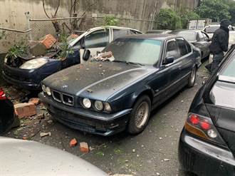 拖吊場圍牆崩落磚塊噴飛 賓士BMW警車都遭殃「元凶是它」