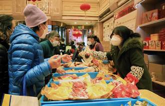 上海宣告度過本次疫情高峰 處較低流行水準