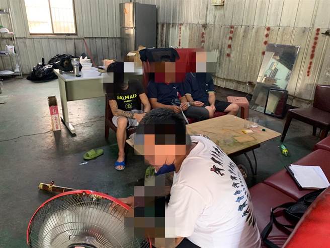 中市太平山区暗藏贩毒分装工厂，警方陆空包剿，查扣毒咖啡包。（警方提供／陈淑芬台中传真）★《中时新闻网》关心您：保护自己、远离毒品！