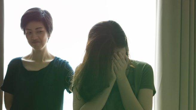 一名女网友称大嫂平时在婆家倚仗自己的大哥妻子，常指使二嫂和该女网友做家事，该女网友于是决定今年除夕带婆家到外面餐厅吃饭，但不会邀大哥大嫂。（示意图/shutterstock）