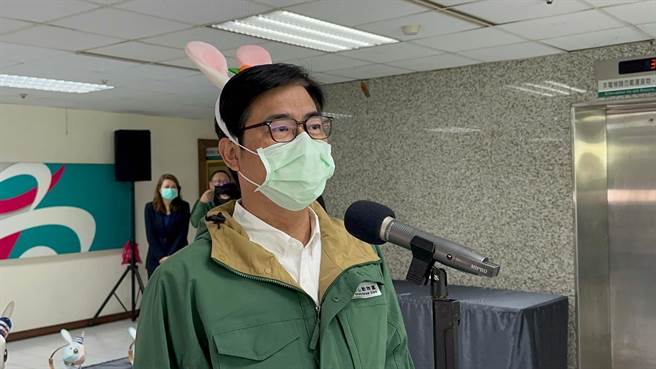 身為「地主」的高雄市長陳其邁笑說，歡迎柯P來高雄，高雄人很好客，若他願意，可以幫他做導覽。（柯宗緯攝）