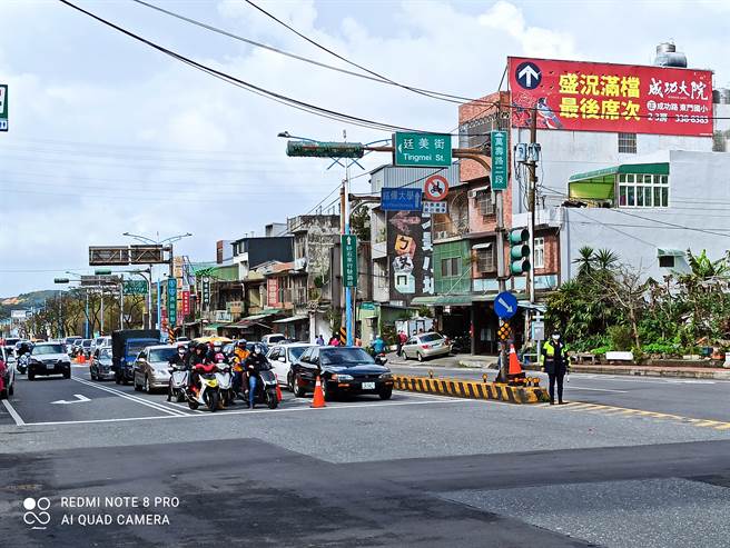 道路看板大型大特進入禁止-