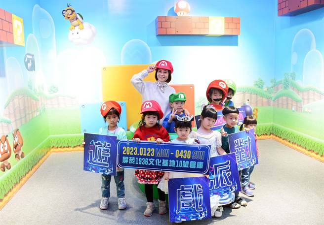 屏菸1936文化基地10号仓库内打造经典游戏场景，可望唤起玩家游戏魂。（林和生摄）