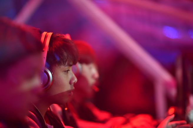 英雄联盟电竞比赛。（新华社资料照）