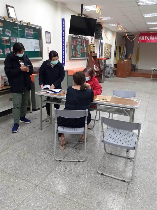 原民局办理徵收范围内原住民族人安迁调查。（原民局提供／蔡明亘桃园传真）