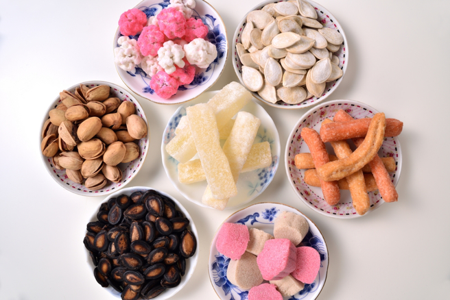 網友評點5款難吃的過年零食，引起討論。（圖／shutterstock）