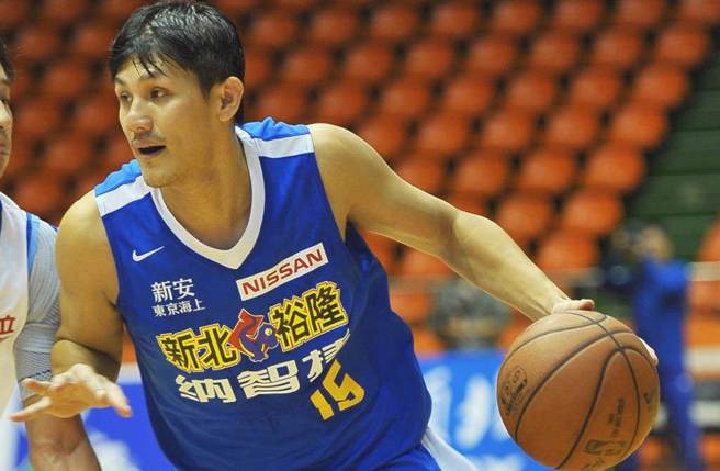 前篮球球星婚姻出状况，遭前妻控和SWAG直播主拍不雅片。（本报资料照片）