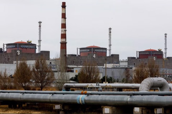 札波罗热核电厂至今仍被俄军占领，但该电厂的工作人员是乌克兰人。(图/路透社)