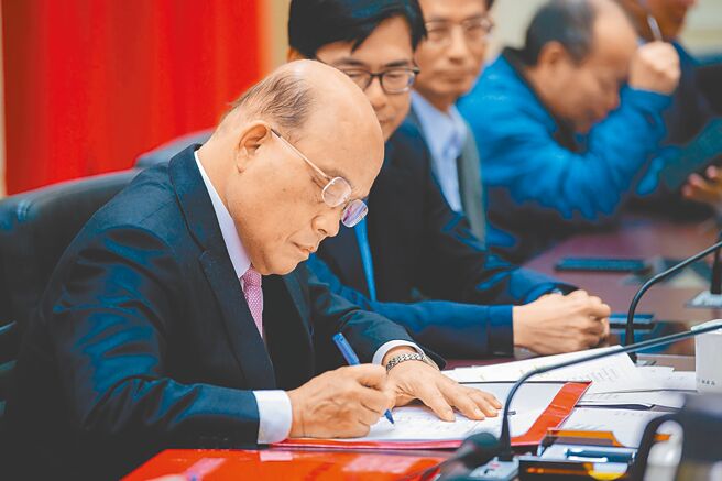 在新內閣改組之際，本應看守的行政院長蘇貞昌卻動作頻頻。（行政院提供）