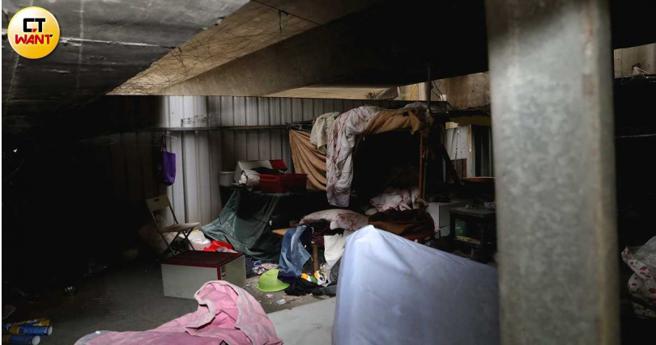 在歷代「居民们」多年的「努力」下，居住设备儘管简陋却也相当完善。（图／周志龙摄）