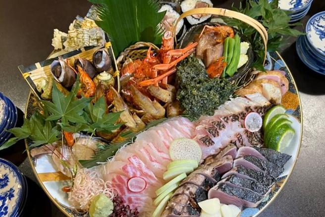 高知县特有的百年歷史宴客大拼盘－皿钵料理。　图：高知县国际观光课／提供