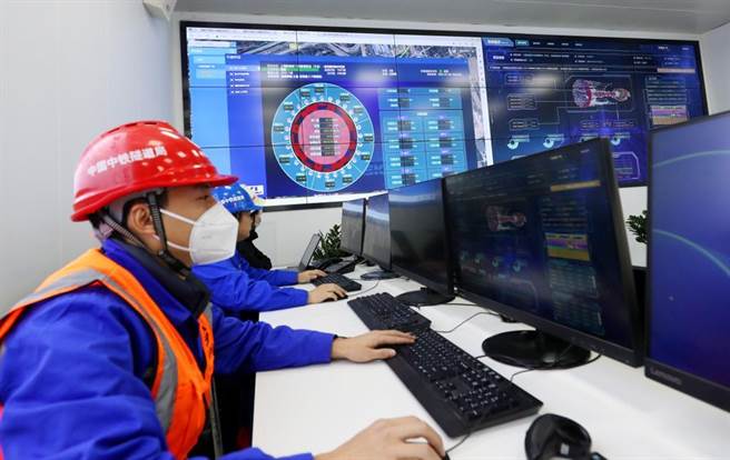 中国信息通信研究院发布《大数据白皮书（2022年）》指出，大陆大数据产业规模2021年增加到人民币1.3兆元，复合增长率超过30％。（新华社资料照片）